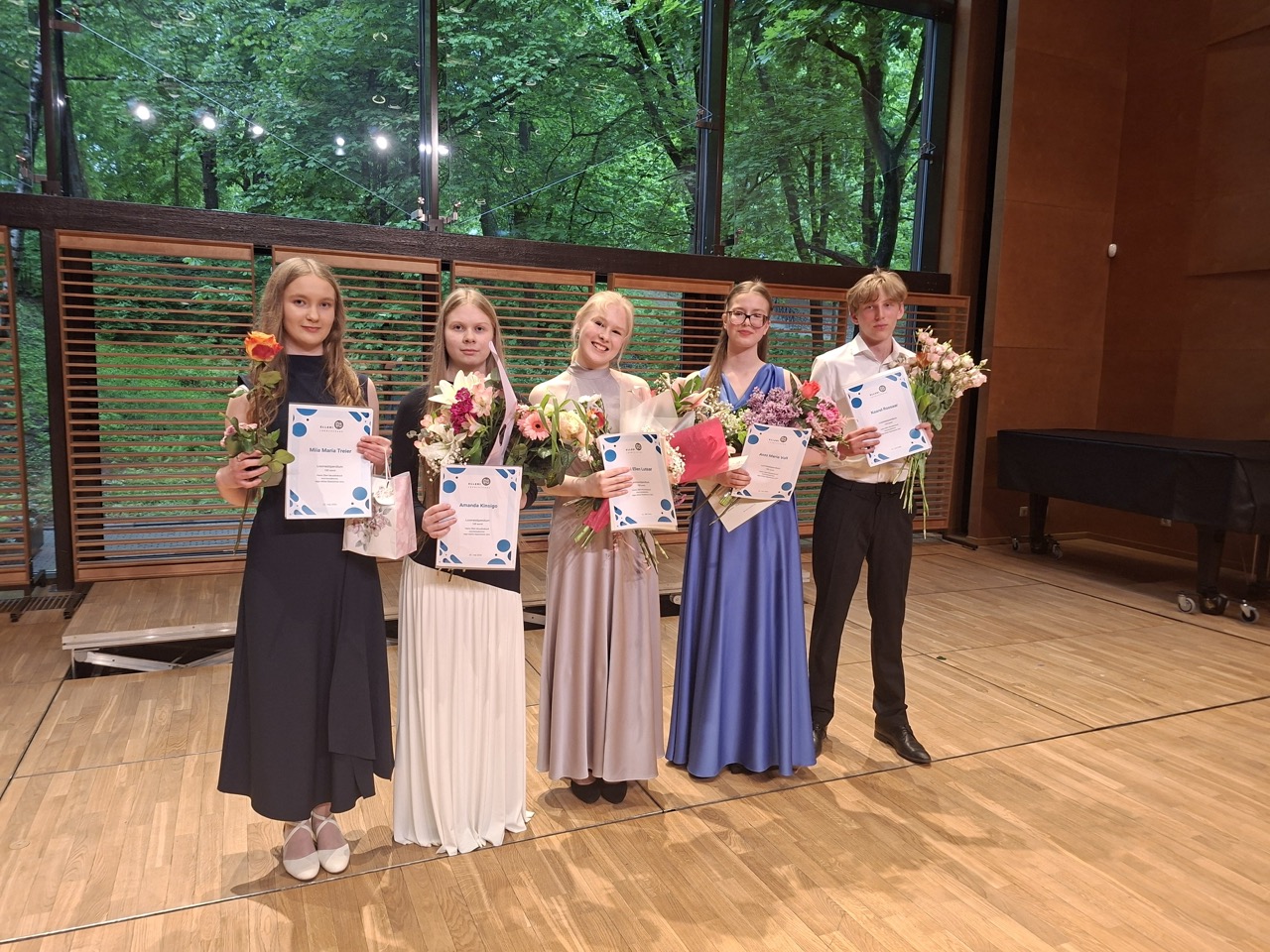 22.mail toimus Heino Elleri Muusikakoolis noorteosakonna lõpuaktus.